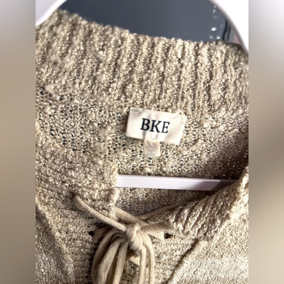 BKE Tan V-Neck Sweater with Relaxed Fit - Picture 3 of 4